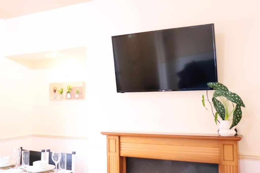 Apartment Unique 3 Bedroom House Free Wifi & Parking Leeds (West Yorkshire)